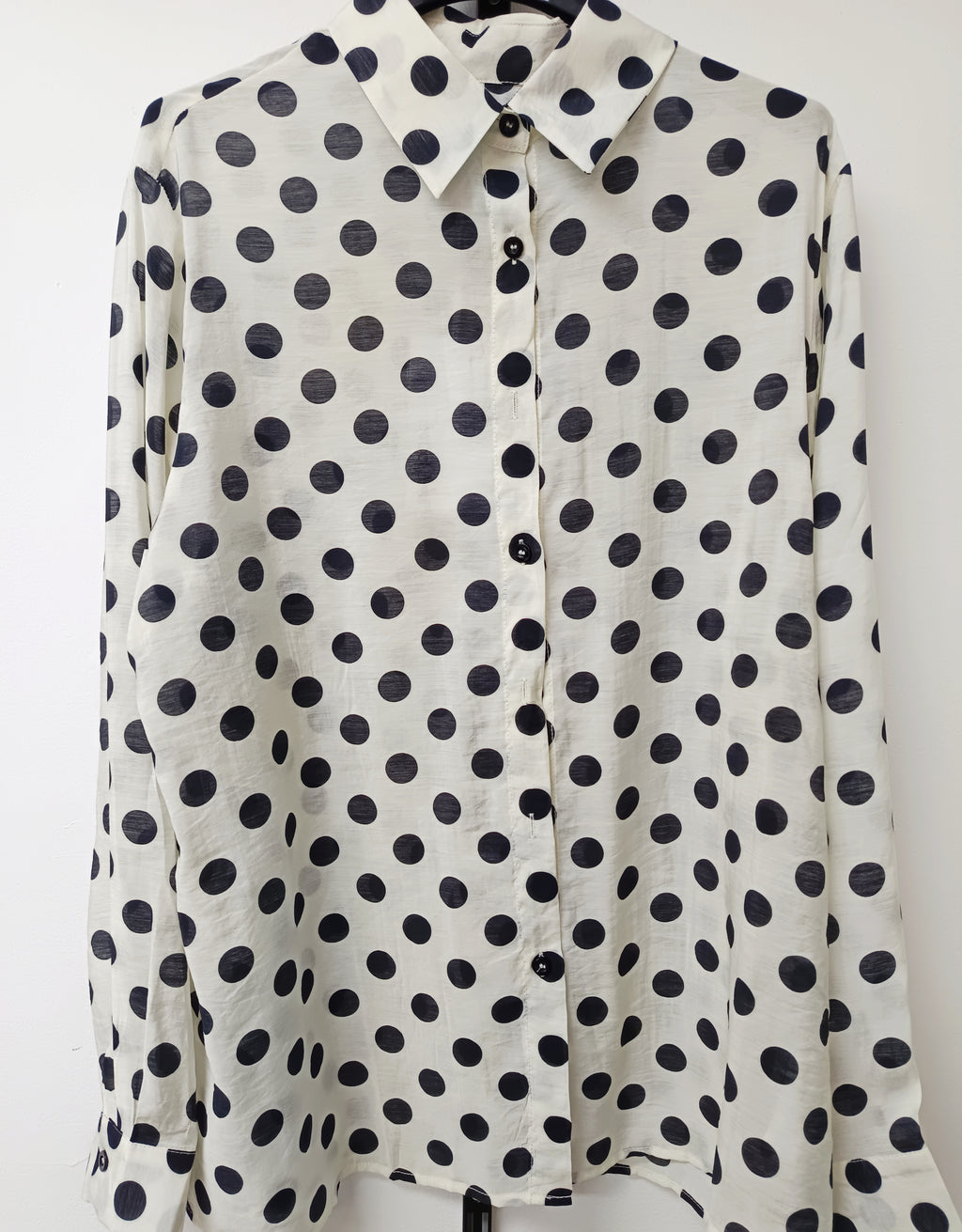 Camisa topos semitransparente