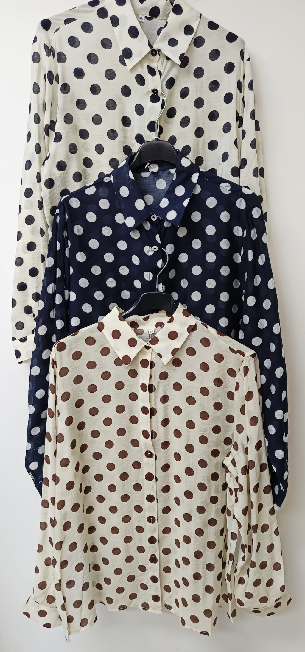 Camisa topos semitransparente