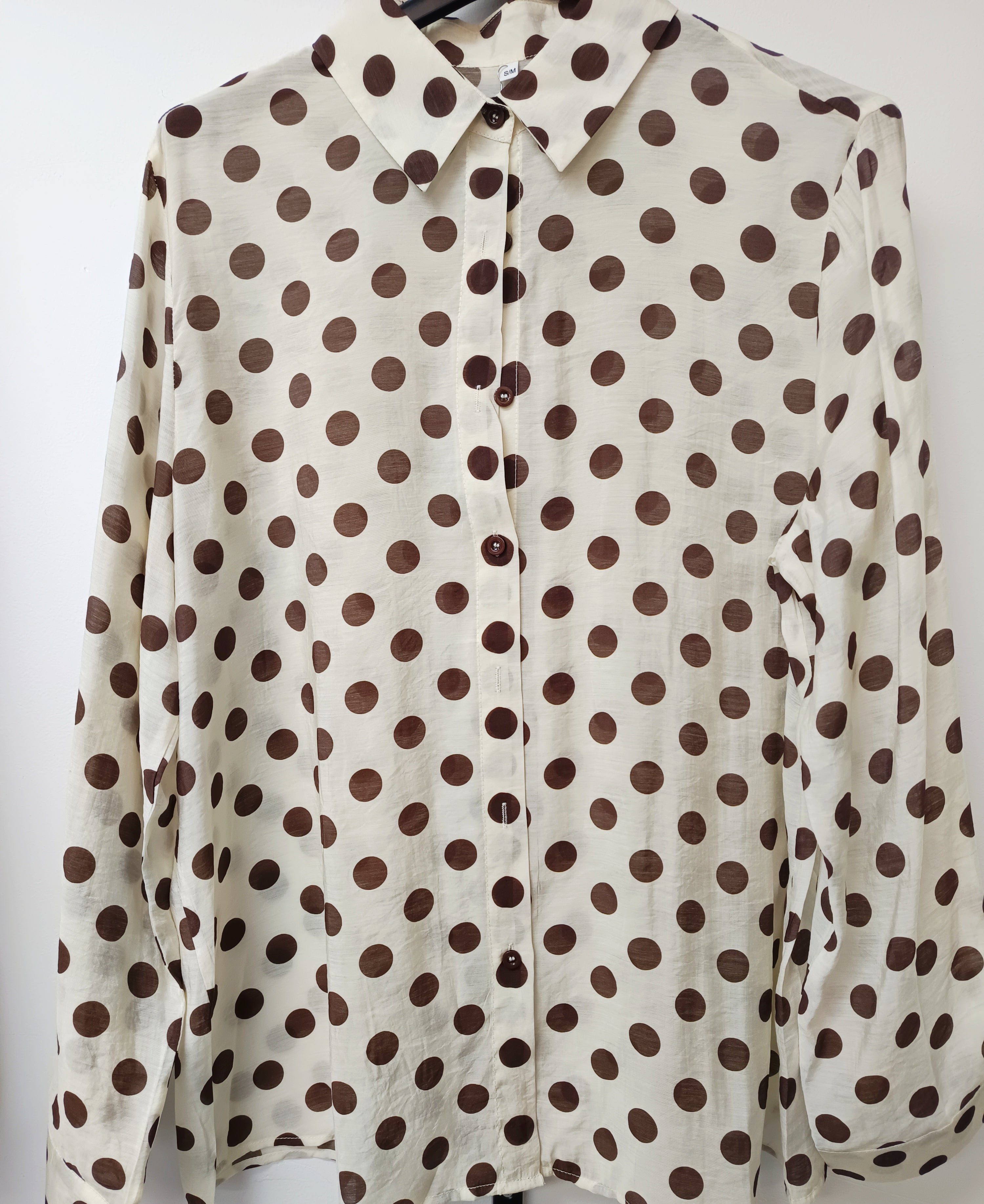 Camisa topos semitransparente
