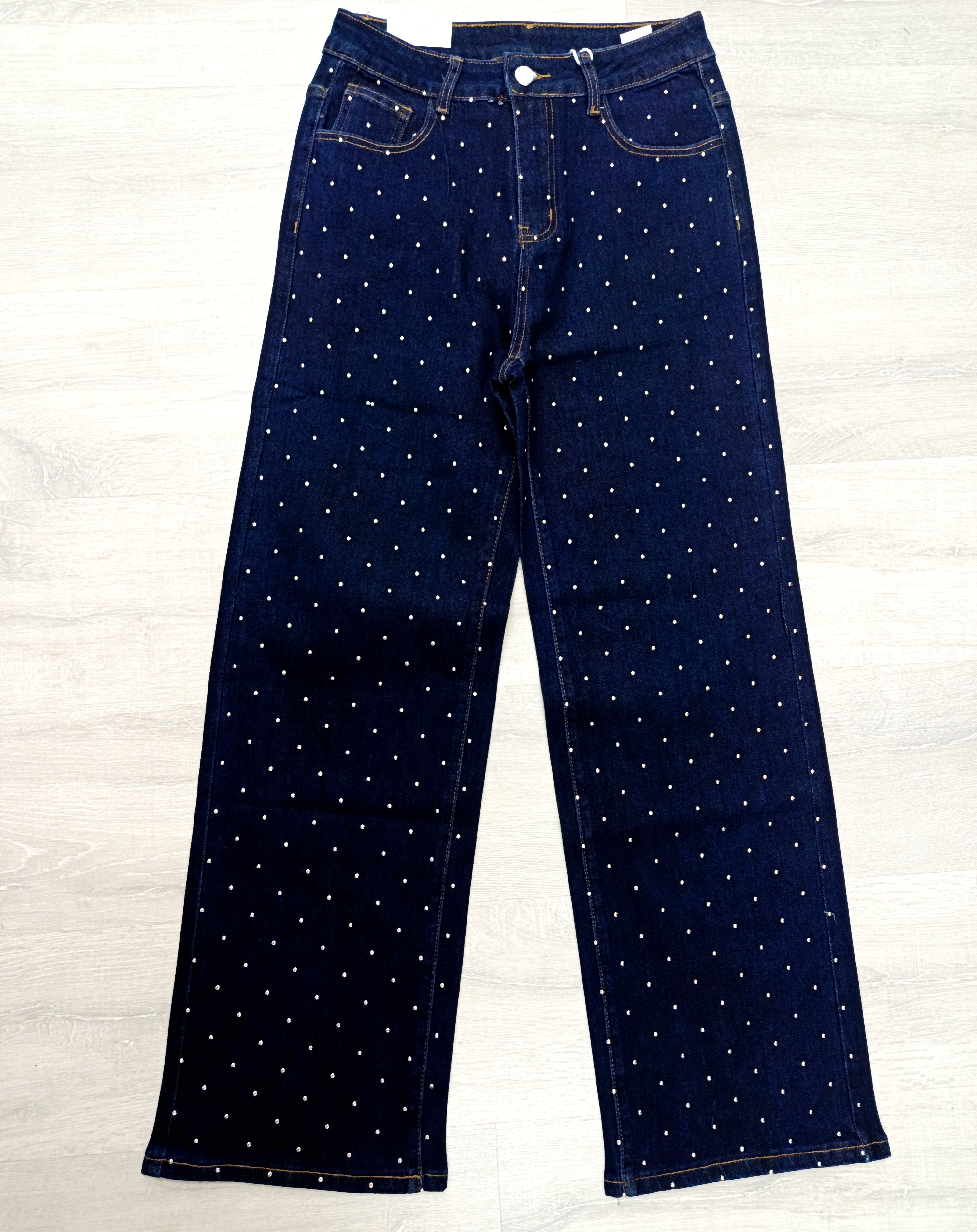 Jean oscuro color n tachuelas metálicas plateadas pequeñas