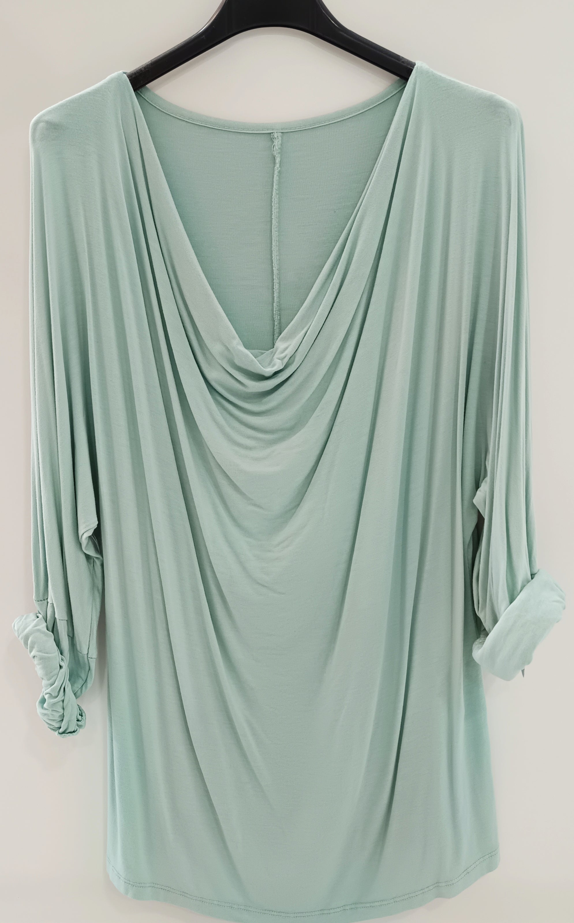 Camiseta escote cascada