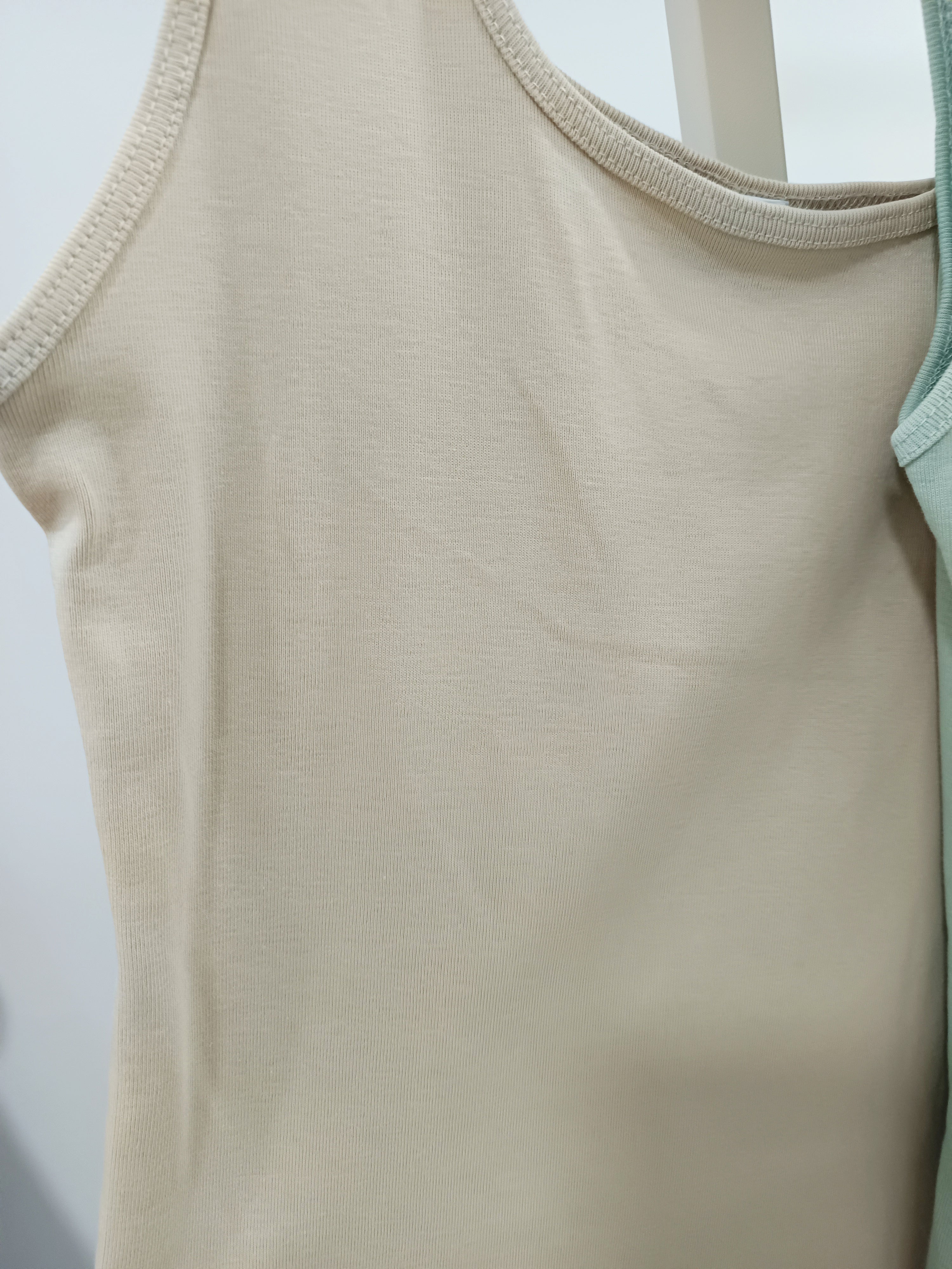 Camiseta básica algodón tirante