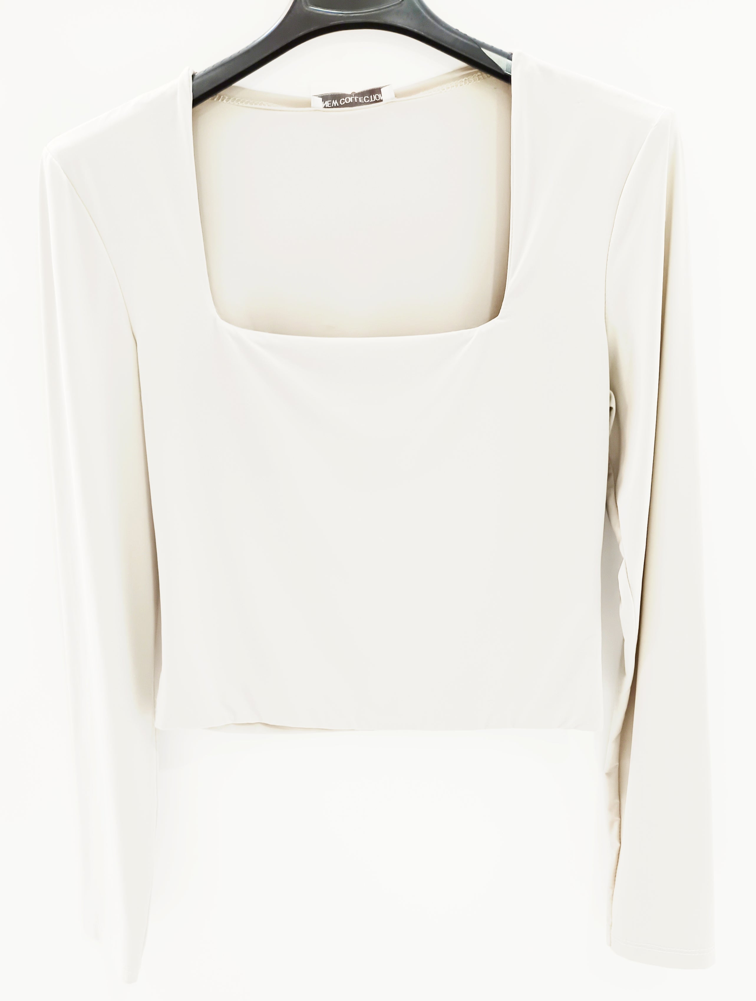 Camiseta escote cuadrado