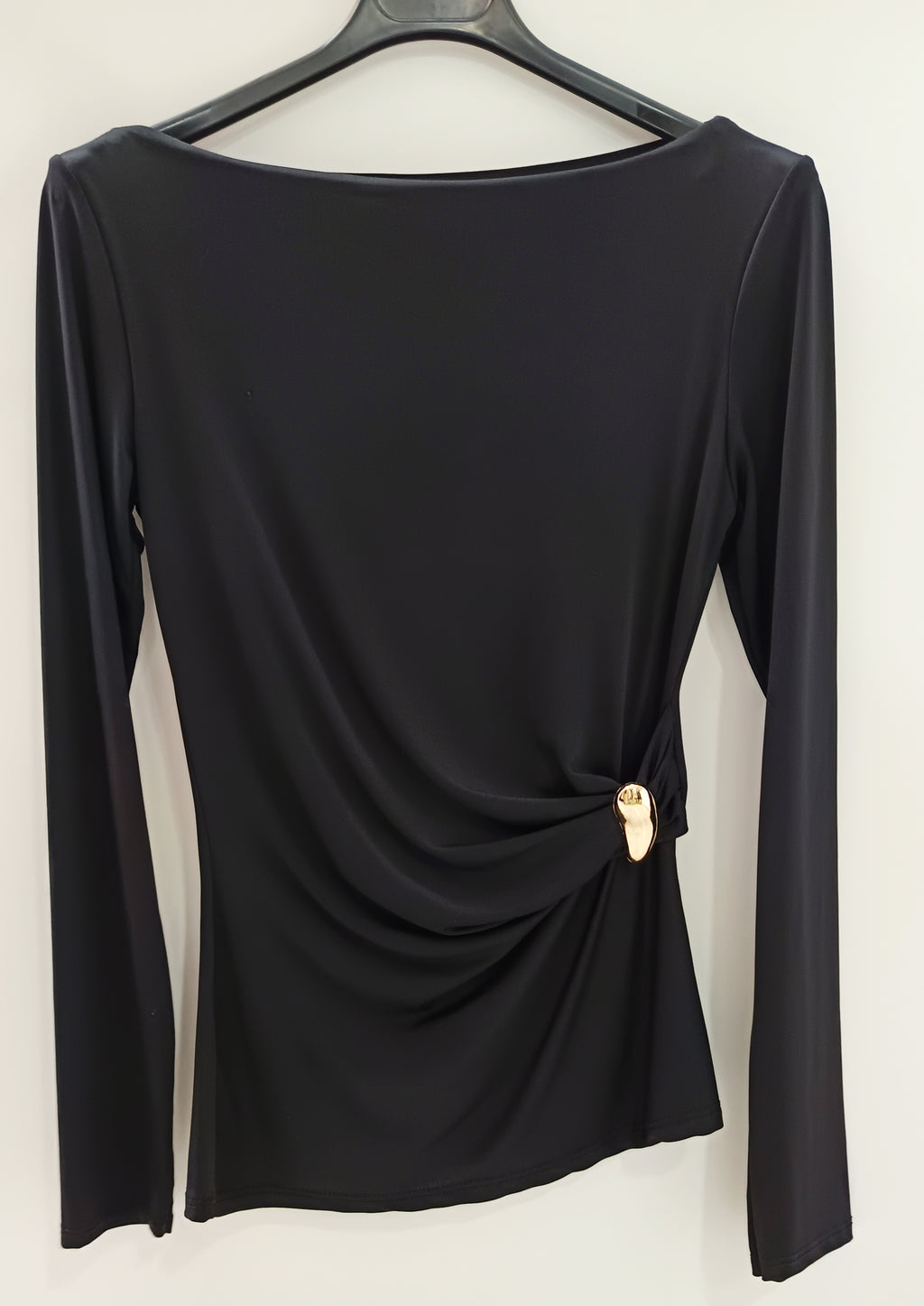 Camiseta manga larga con detalle dorado