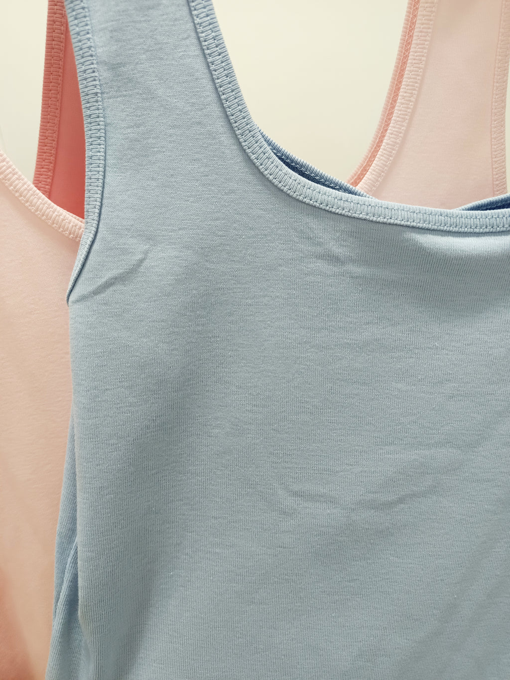 Camiseta básica algodón tirante