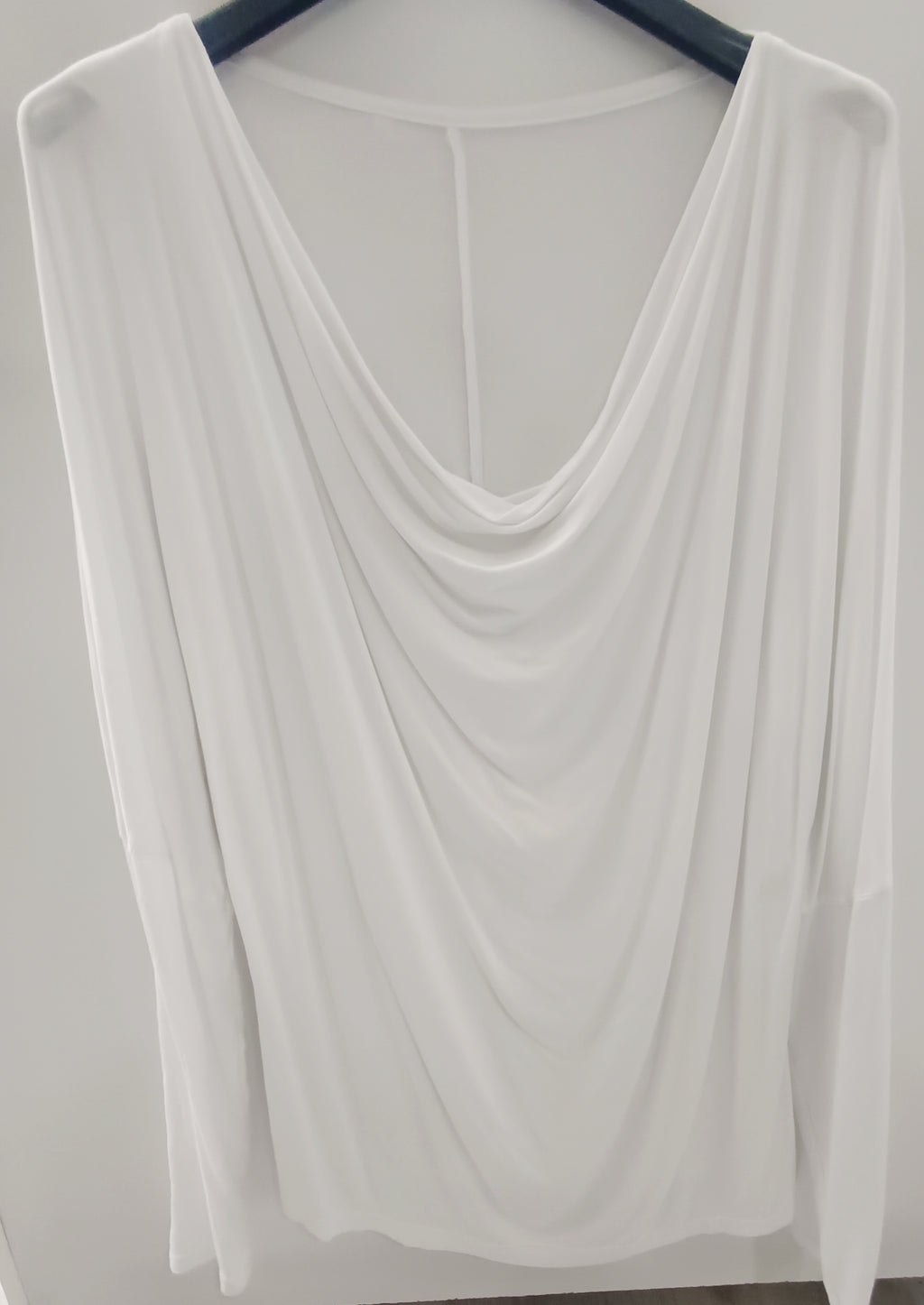 Camiseta escote cascada