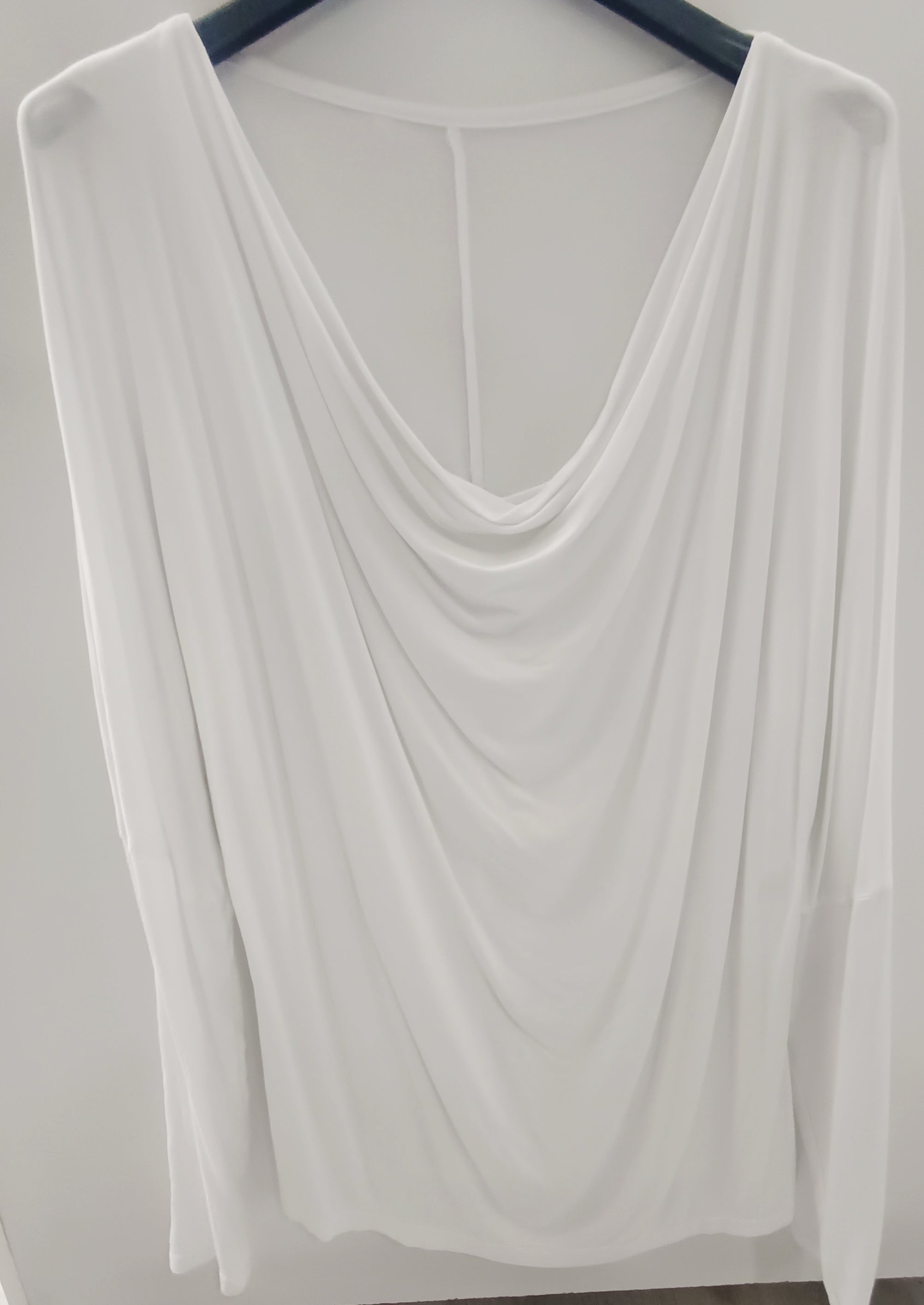 Camiseta escote cascada