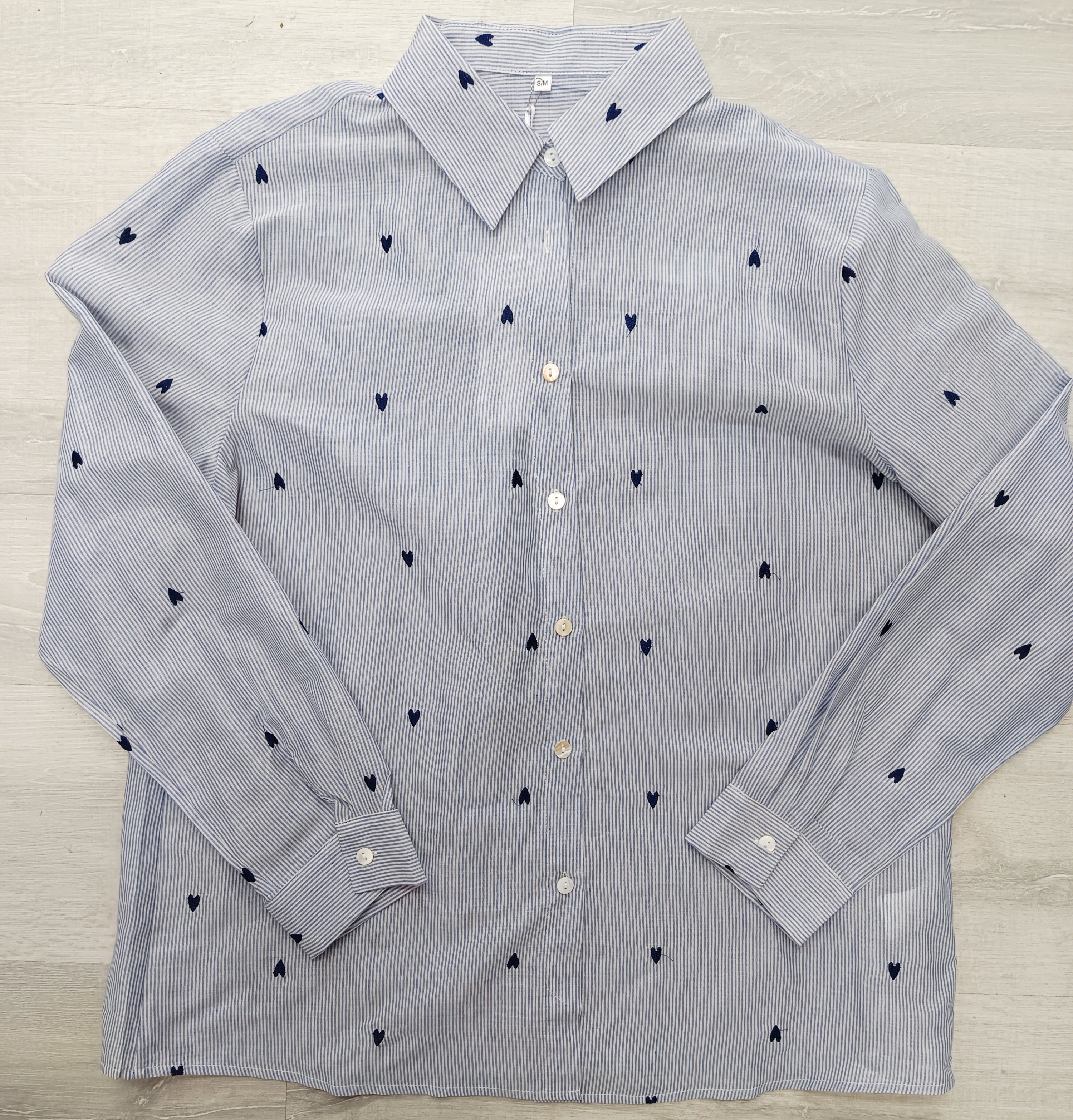 Camisa corazones bordados