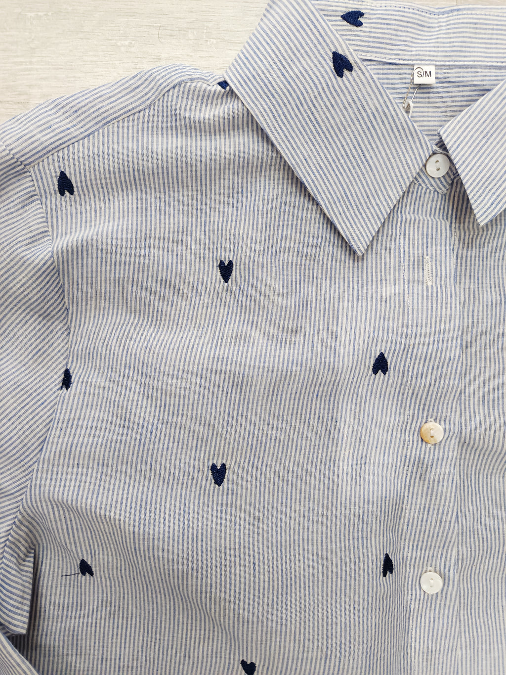 Camisa corazones bordados