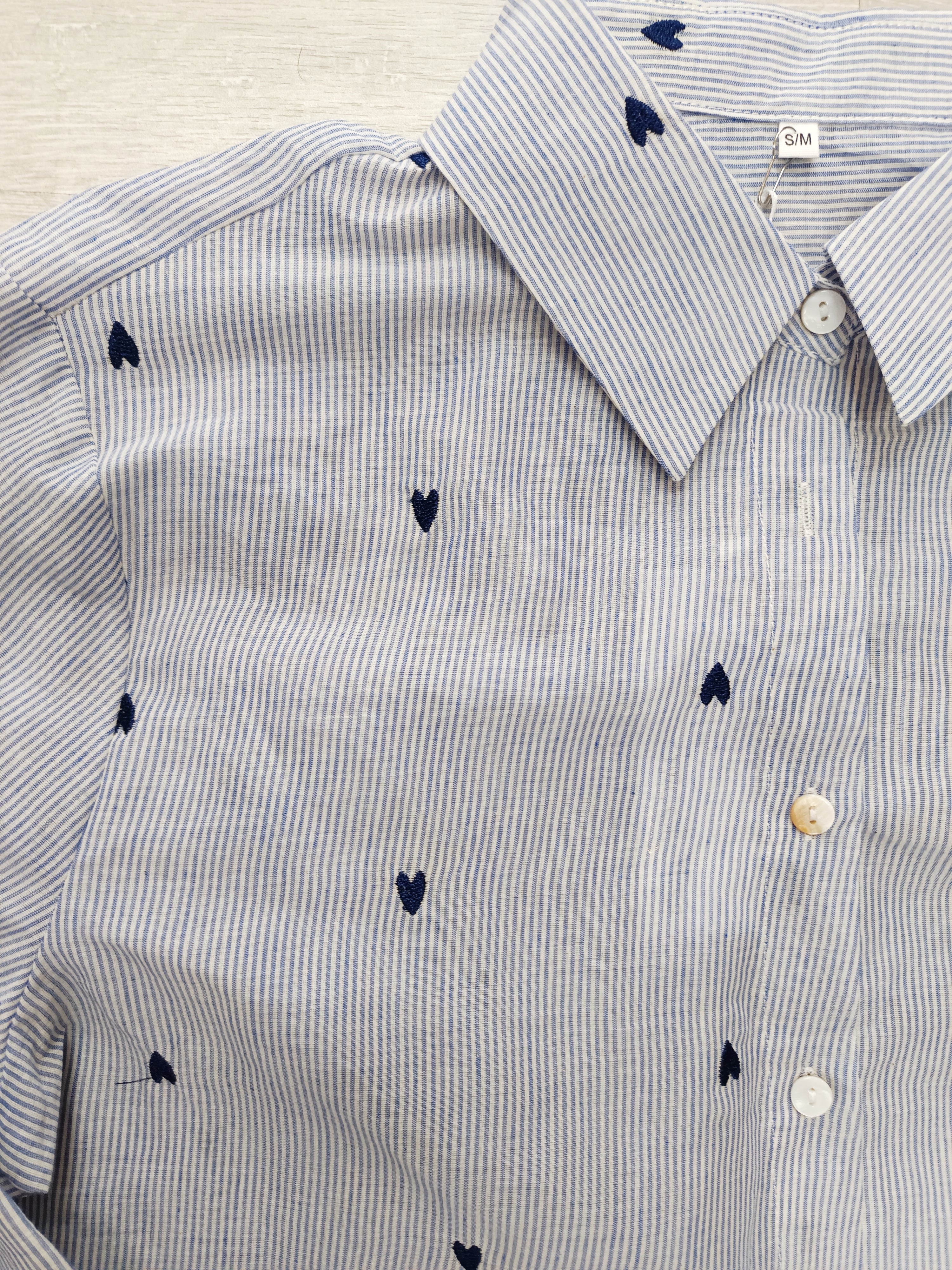 Camisa corazones bordados