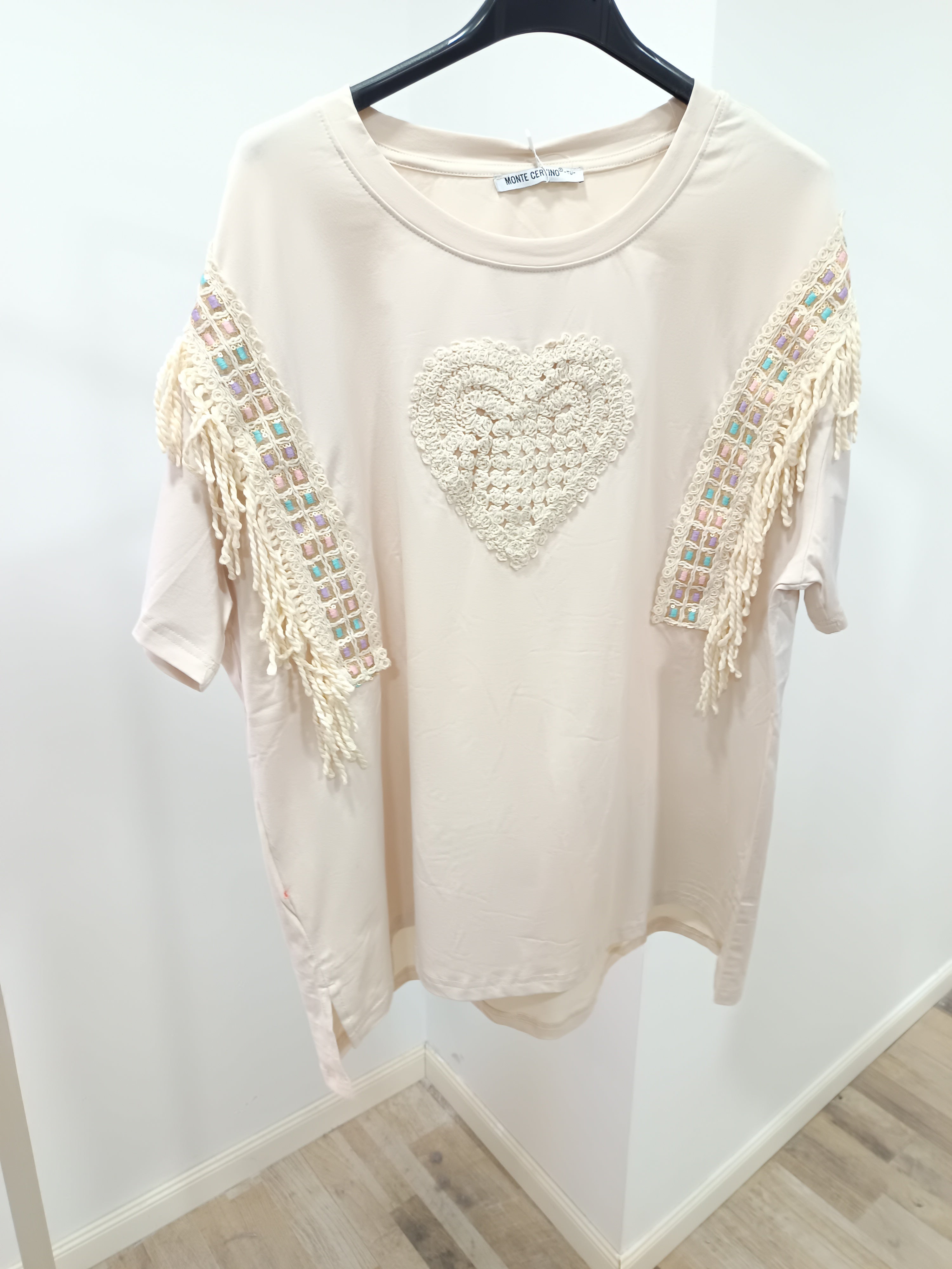 Camiseta fleco crochet