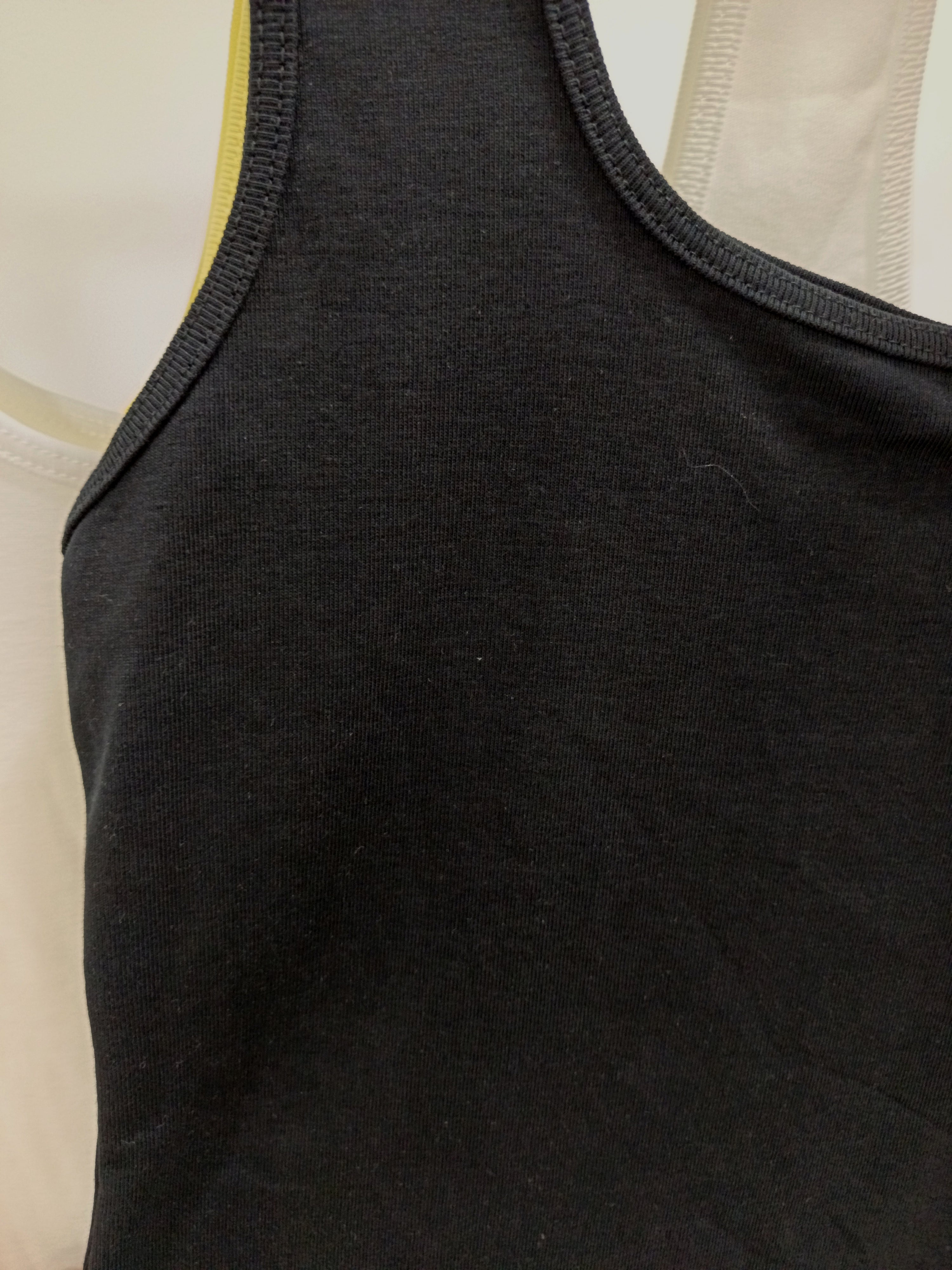 Camiseta básica algodón tirante