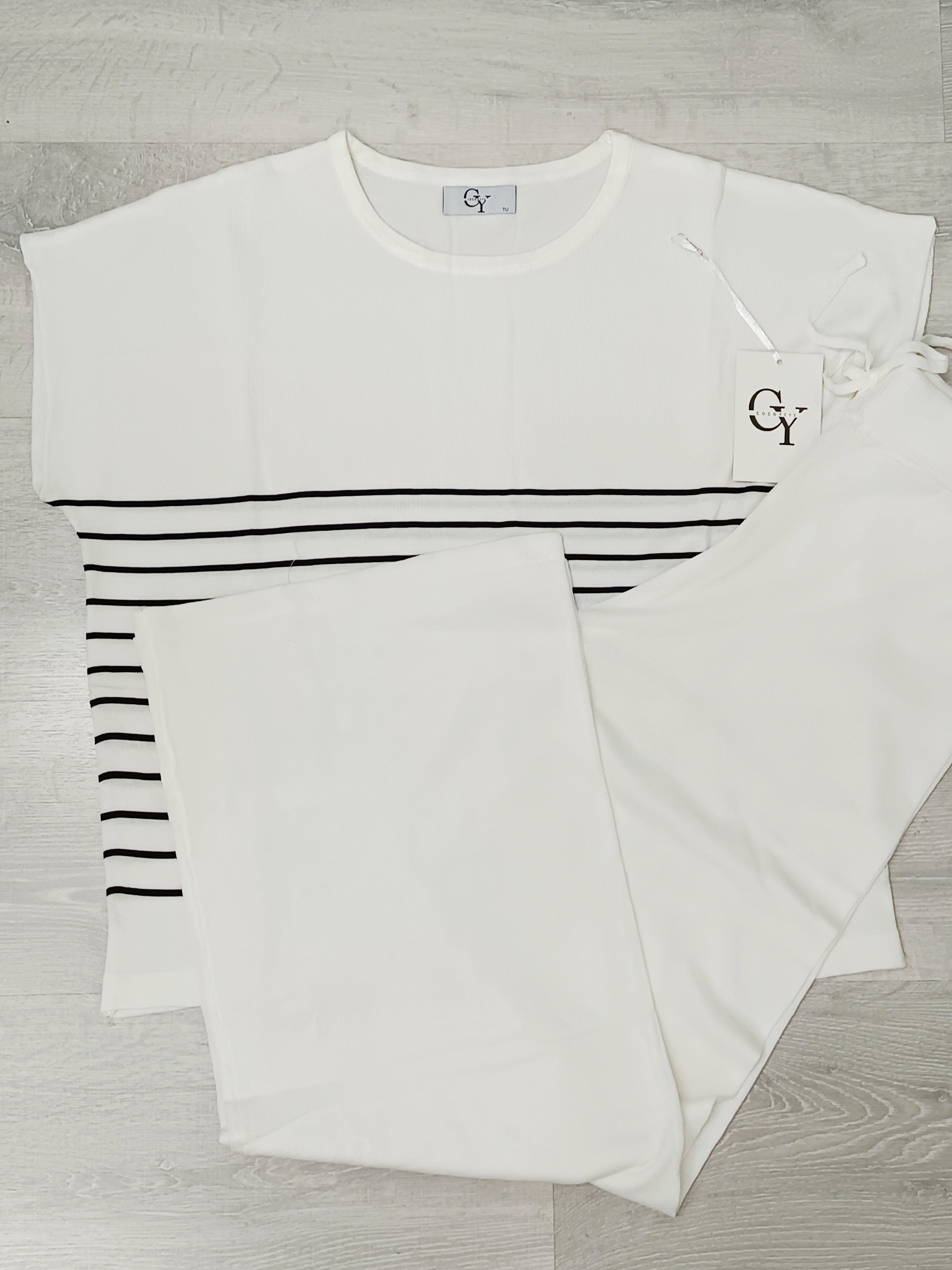 Conjunto punto a rayas