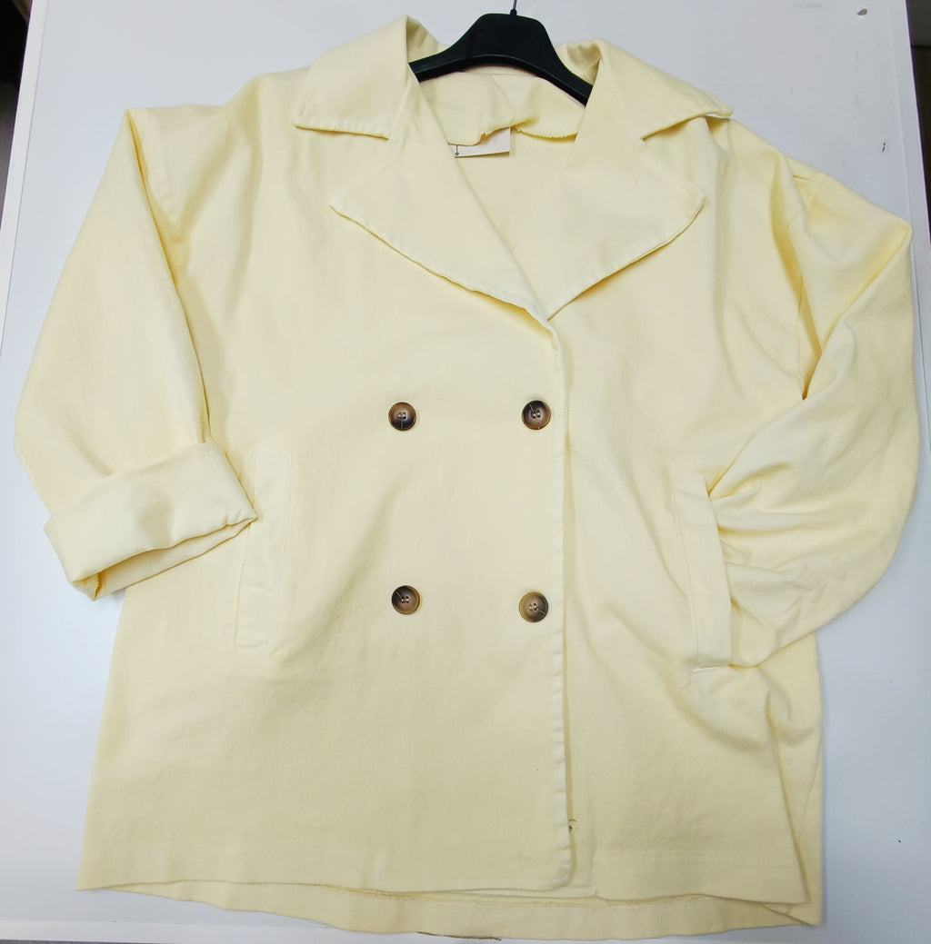 Chaqueta ligera tipo gabardina
