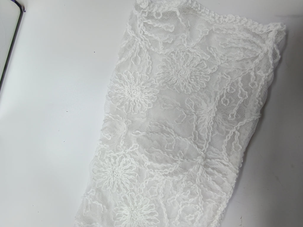 Camisa con bordados semi transparente
