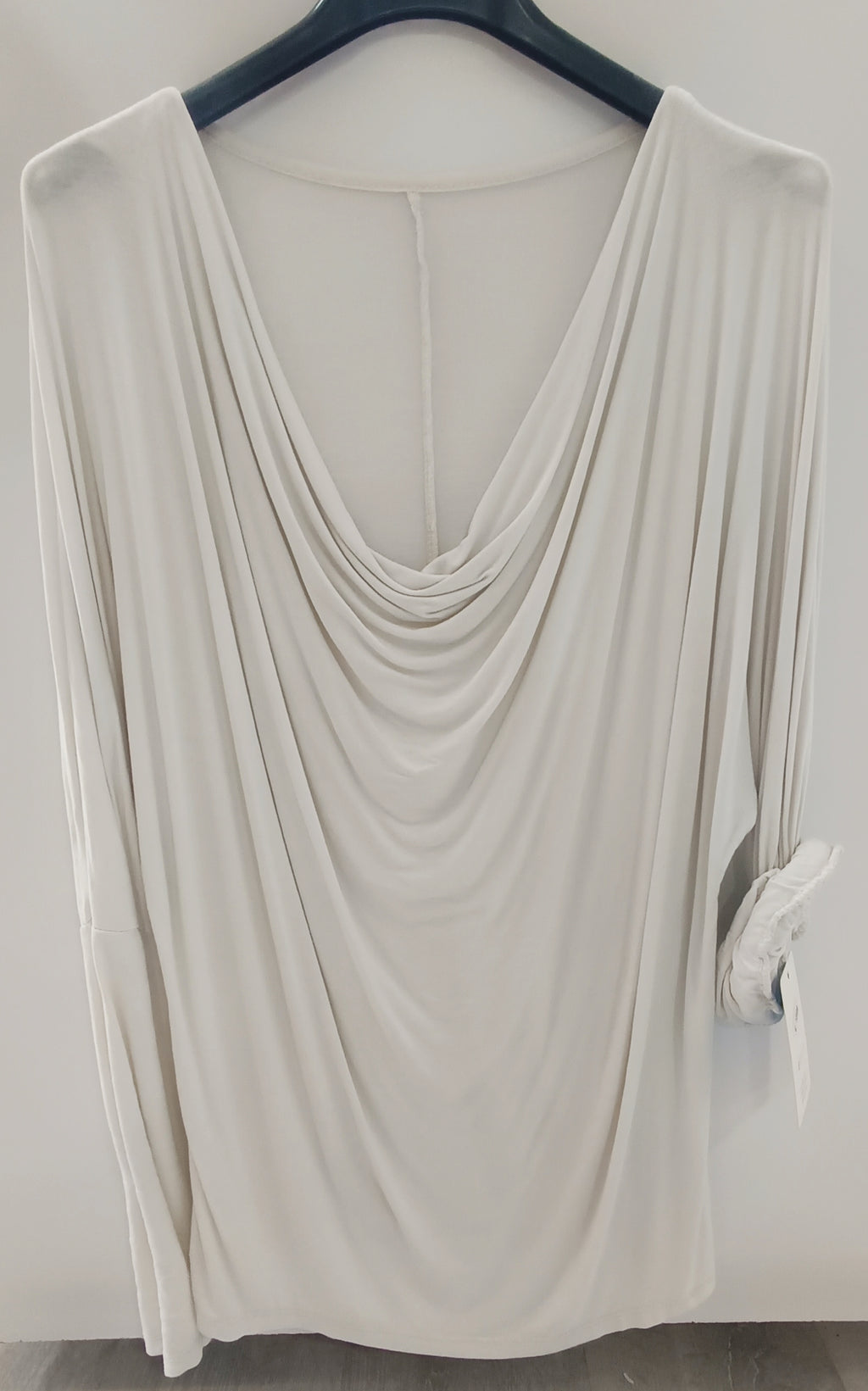Camiseta escote cascada