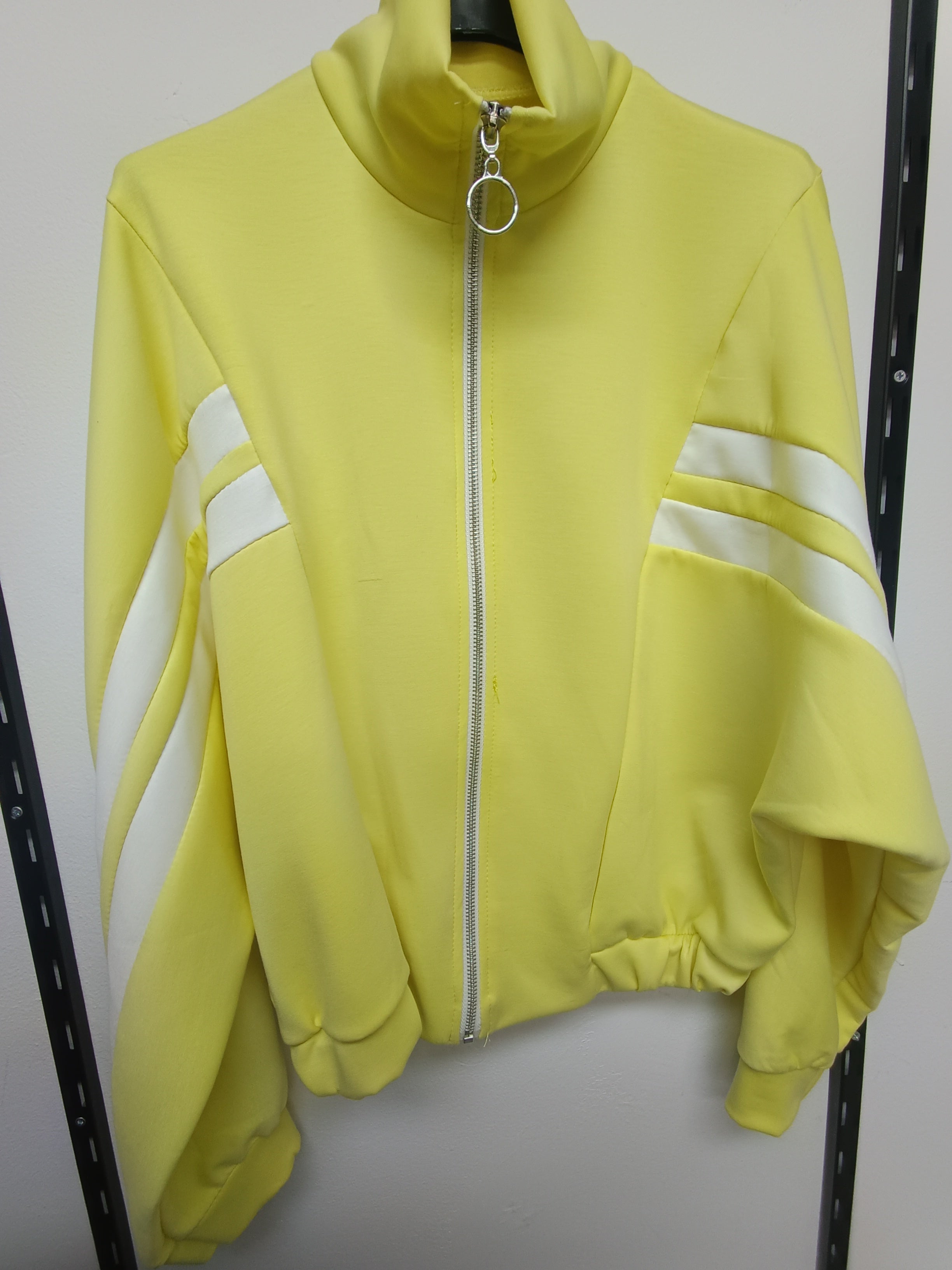 Chaqueta ligera con cremallera