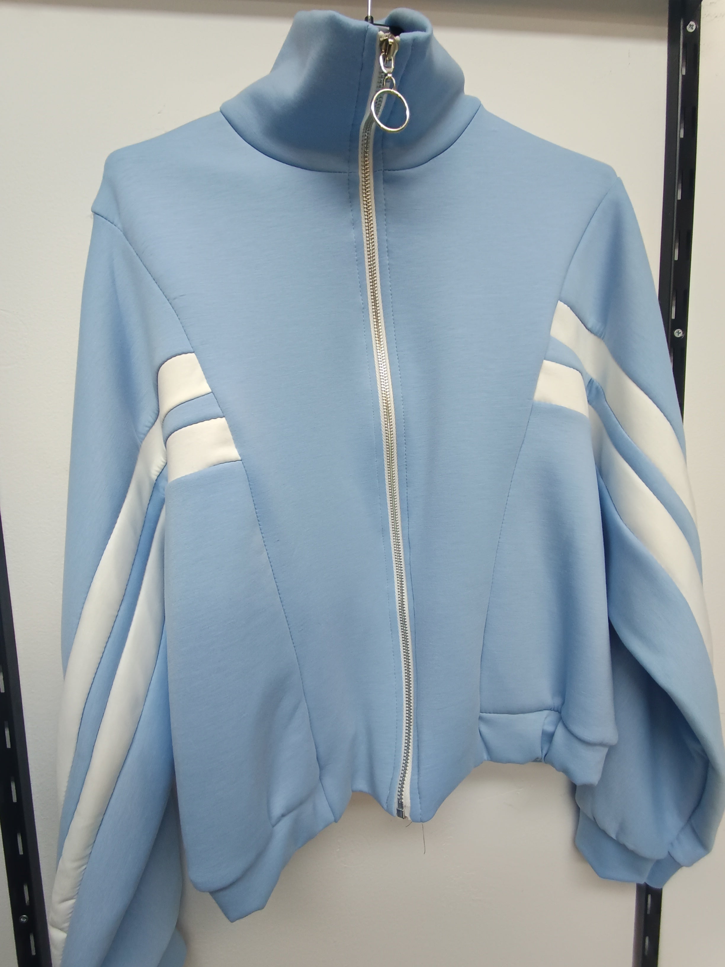 Chaqueta ligera con cremallera