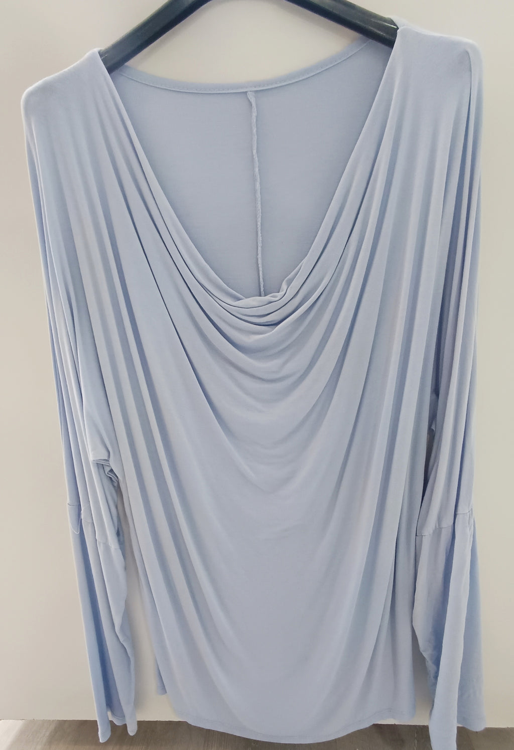 Camiseta escote cascada