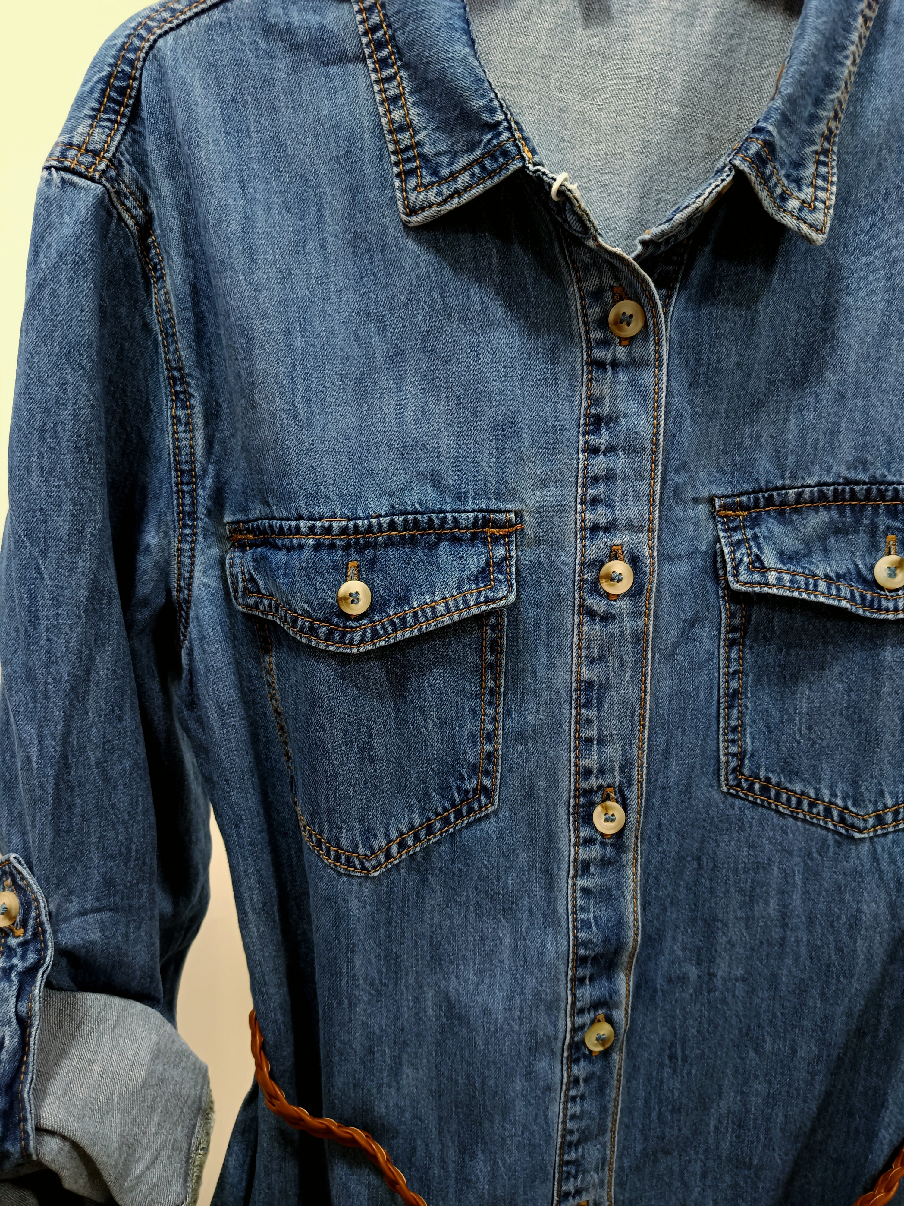 Vestido tejano con cinturón